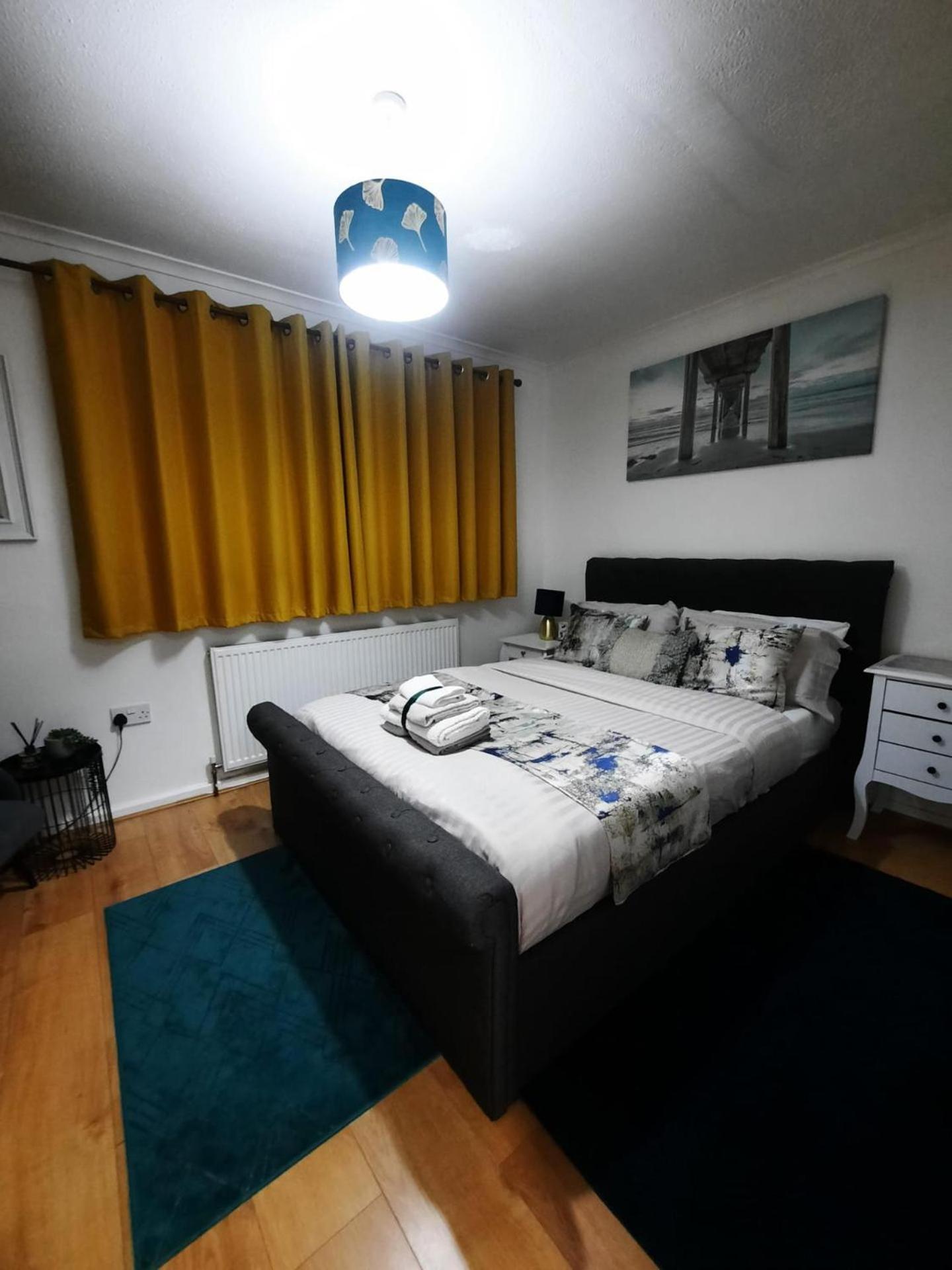 Lovely 2-Bed House In The Heart Of Woodhouse Leeds Leeds  Exterior photo